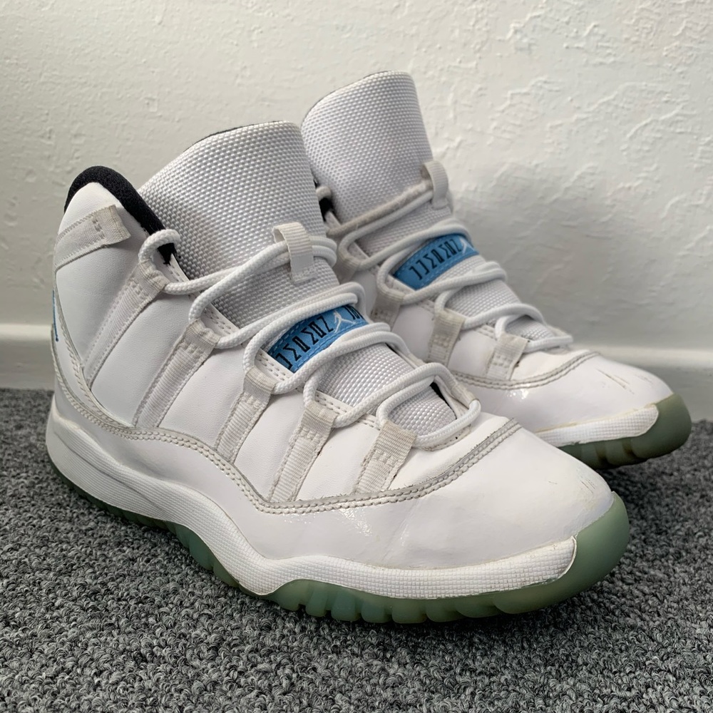 *SOLD* Jordan 11 Legend Blue